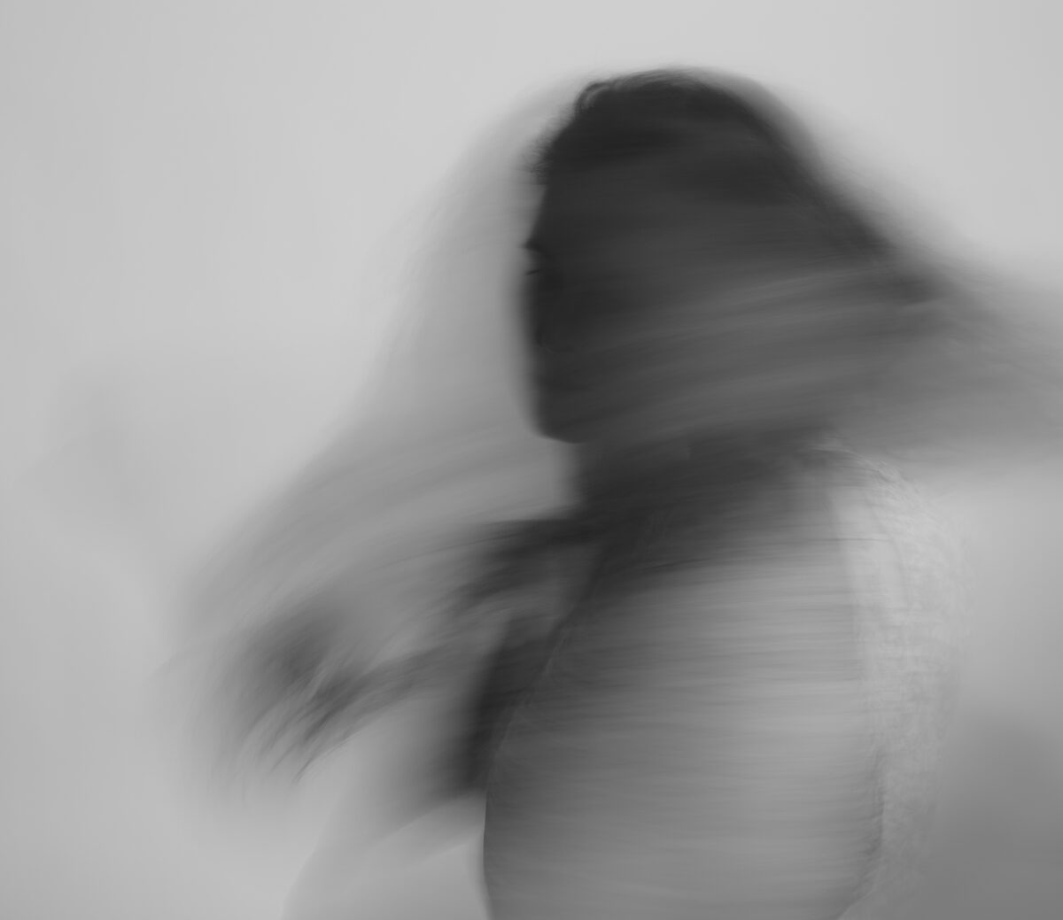Silhouette en mouvement, photographie floue